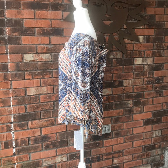 Off the shoulder top - Picture 5 of 8